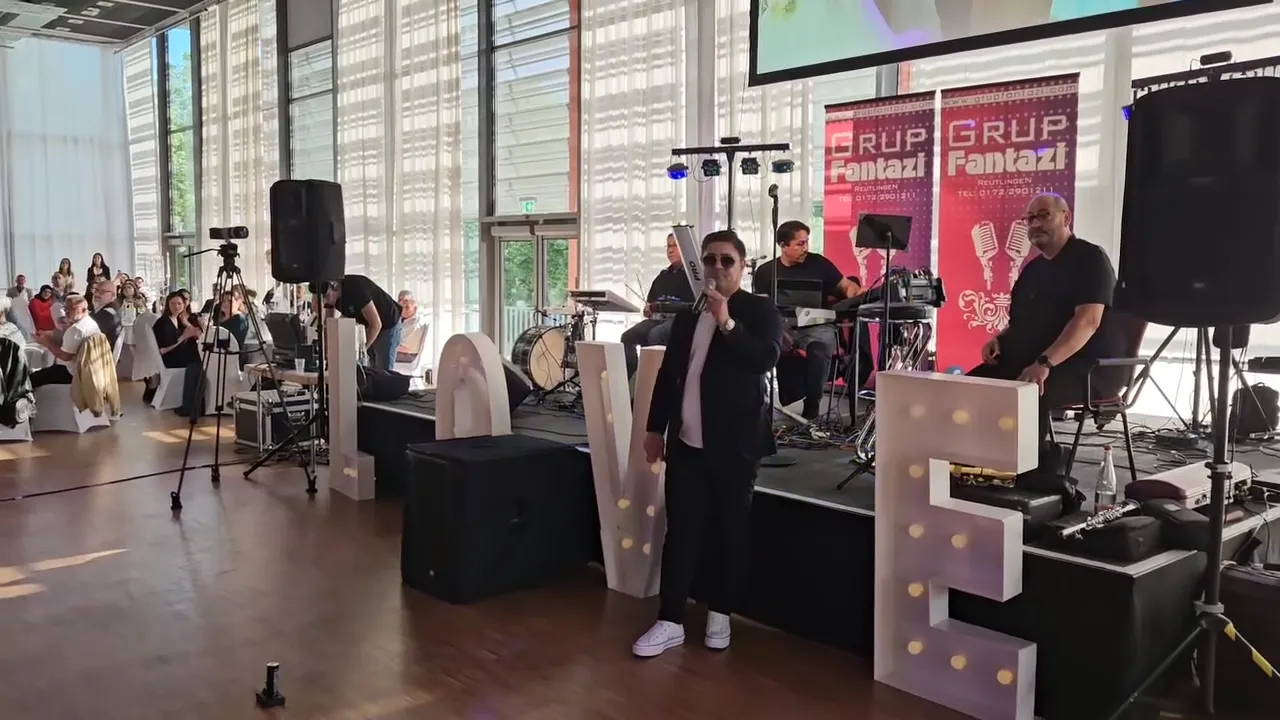 Hochwertige Ton- und Lichttechnik